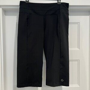 Moving Comfort Women's Black Workout High-Rise Capri Pants, Large